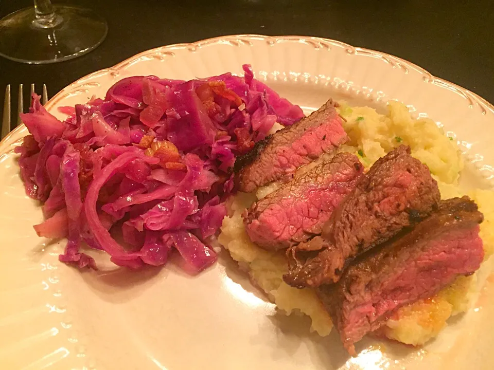 Chipotle Glazed Flank Steak with Mashed Sweet Potatoes and Braised Red Cabbage|K Goodnessさん