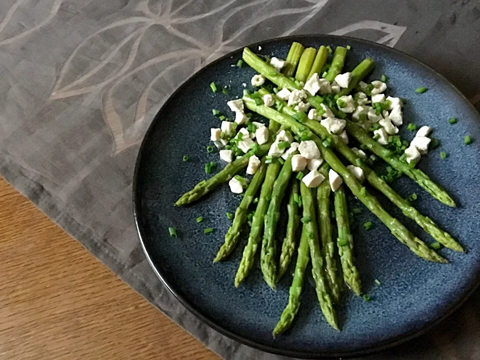 Snapdishの料理写真:✨Chicken & green asparagus salad...グリーンアスパラとチキンのサラダ✨|🌺Sanntina🌺さん