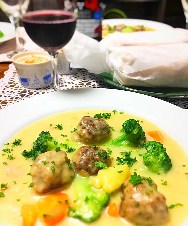 ミートボールのシチュー💖
サワークリームでクリーミー仕上げ✨|七味さん