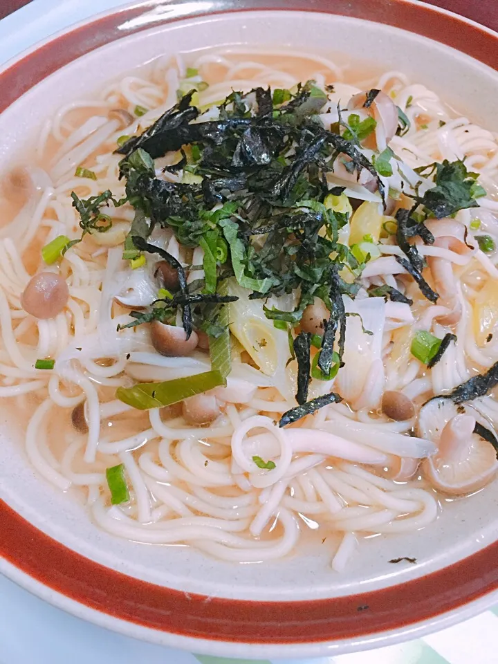 Dinner 11.20
きのこと梅バタスープパスタ|moonmoonさん