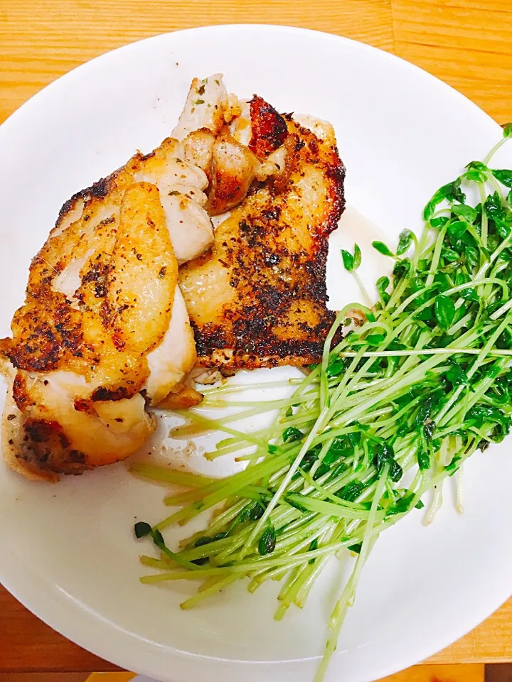 コストコの、シーズニングを鶏肉にまぶして焼いただけの簡単おかず(*˘︶˘*).:*♡|るりさん