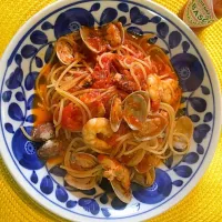 お昼ご飯😜家にあるもので魚介類のパスタ|yoshimiさん