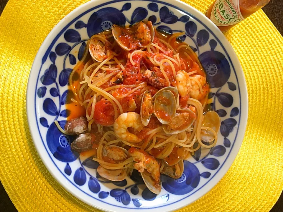 お昼ご飯😜家にあるもので魚介類のパスタ|yoshimiさん