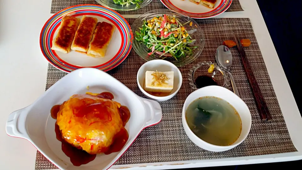 今日の昼食　天津飯、春巻き、豆苗サラダ、冷奴、わかめスープ|pinknari🐰🌈さん