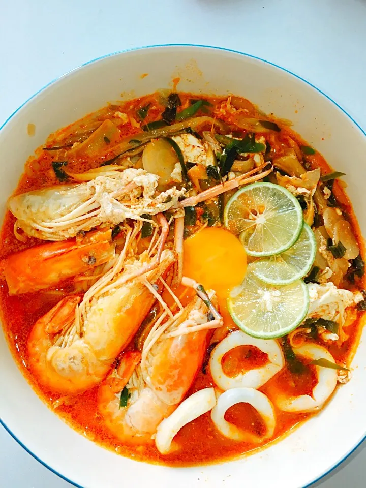 Snapdishの料理写真:Tom yum kung :p|Memory Stickさん