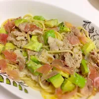 豚肉とアボガドのパスタ|しおりさん