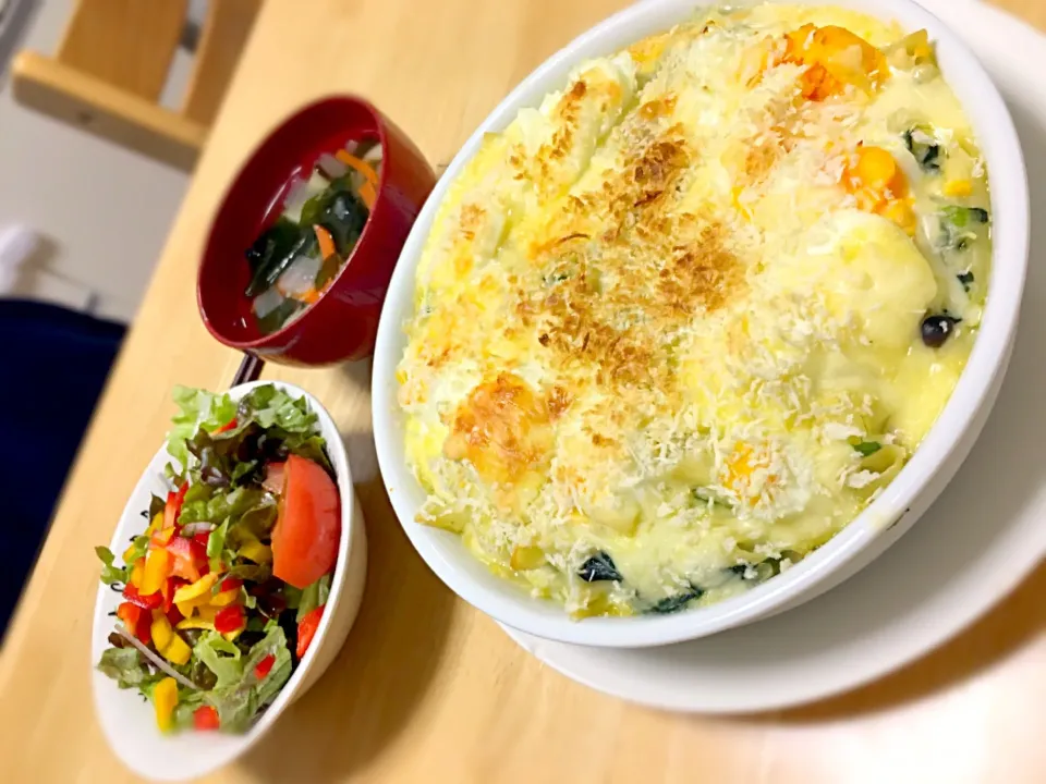 キノコのマカロニグラタン玉子いり＊野菜スープ＊サラダ|ＳＨＩＯＲＩさん