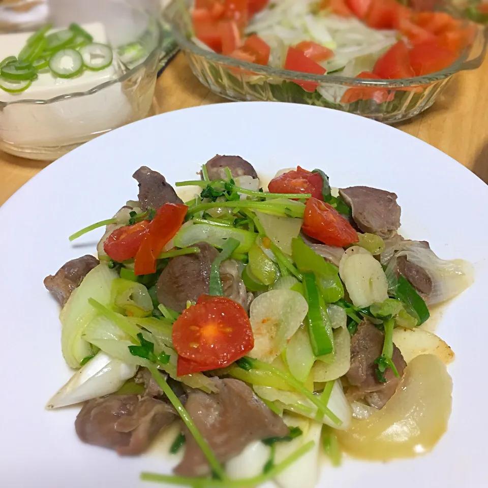 砂肝と葱と豆苗の炒め物|りんごっちさん