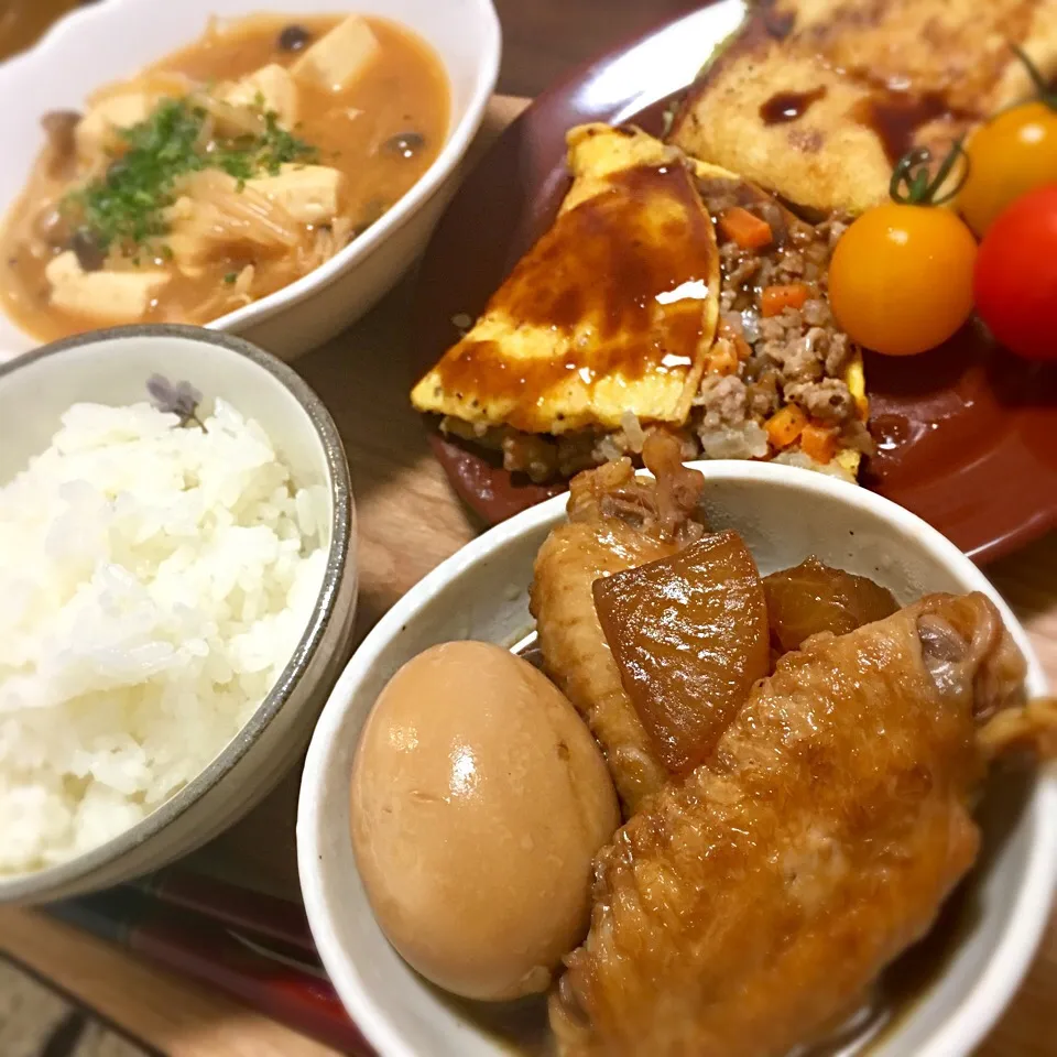 11.20
・手羽先と大根の煮物
・昭和のオムレツ
・豆腐ともやしとしめじのピリ辛煮
・キャベツとハムとチーズのパリパリ油揚げ|たまさん