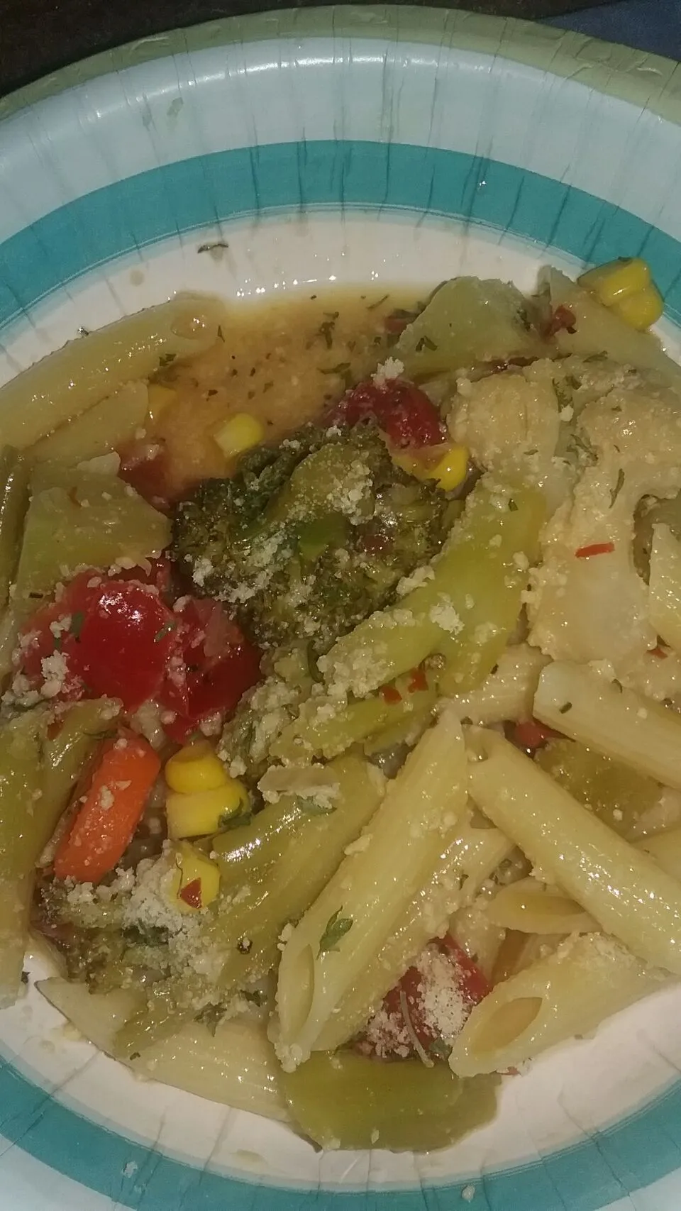 garlic lemon butter pasta with veggies and chz.|Polly Gelfusoさん