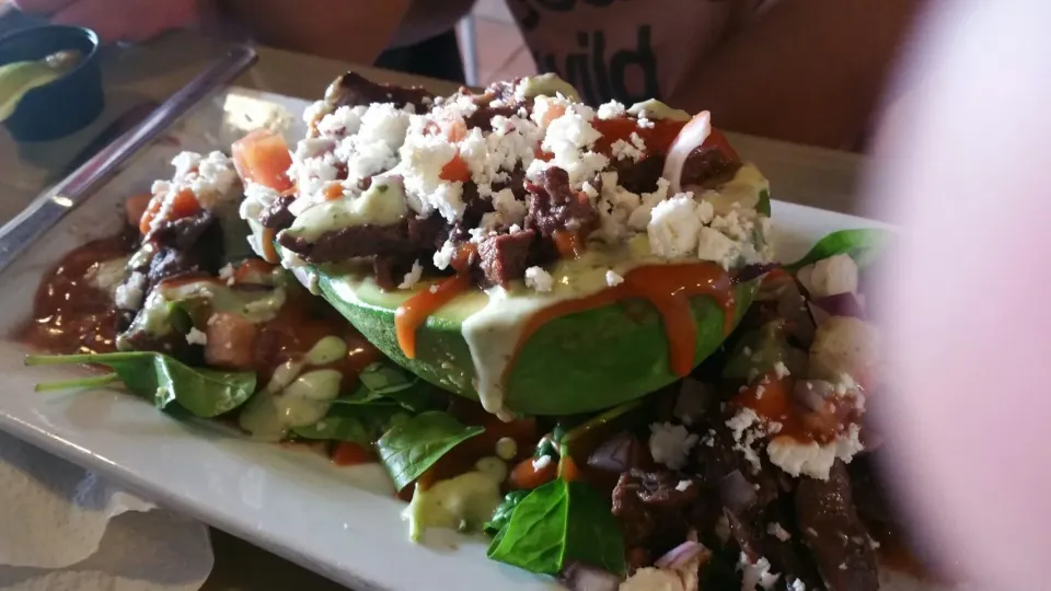 skirt Steak mushrooms onions with sauce on a avocado|Frank Ortizさん