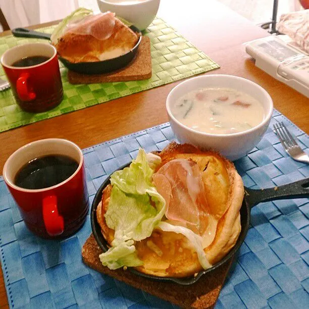 Snapdishの料理写真:休日の朝はスキレットでダッチベイビー。|Reikoさん