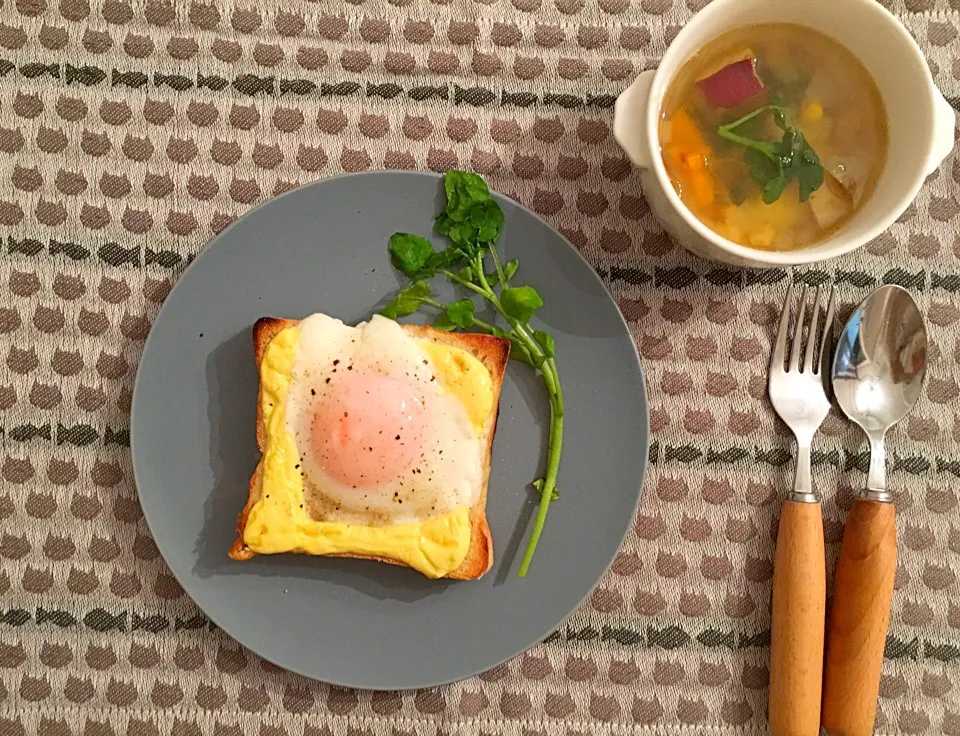 目玉焼きトースト🍳|ほじさん