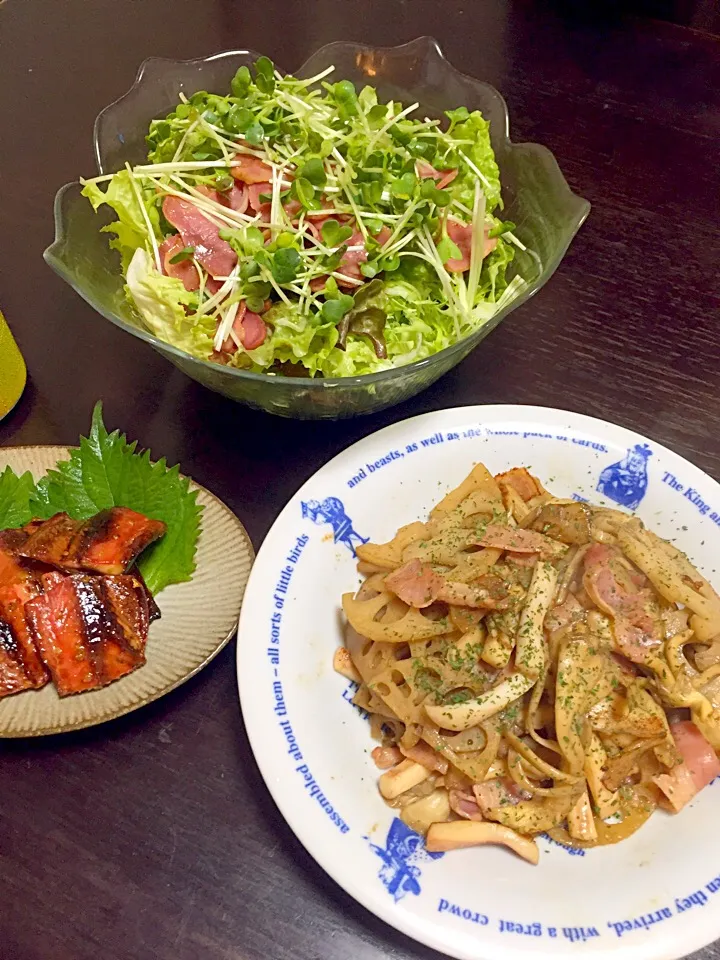 今日の晩御飯
タン塩レモンサラダ＊焼魚＊蓮根と舞茸のバター炒め＊|ykmamaさん