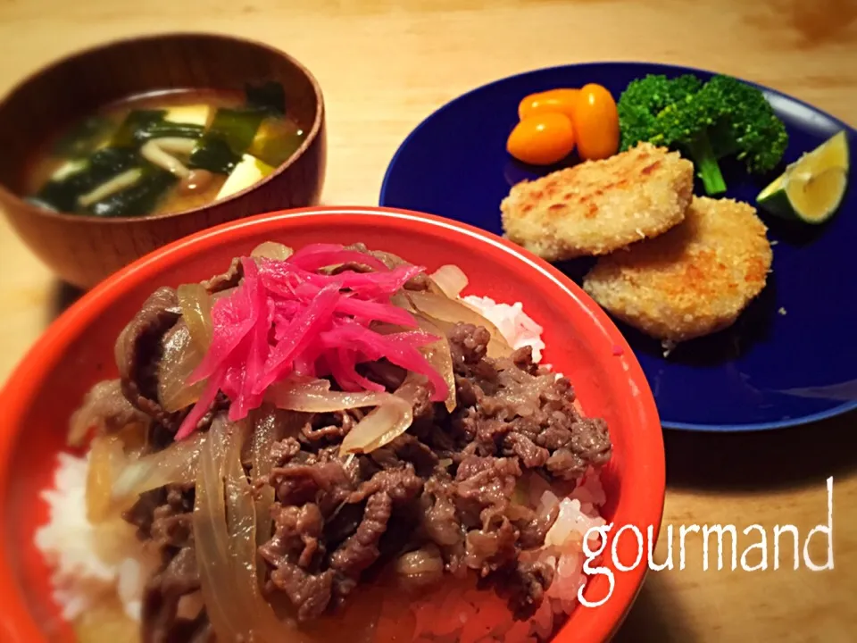 沖縄「ピロピロ」ライフさんの🎀 牛丼|プーティさん