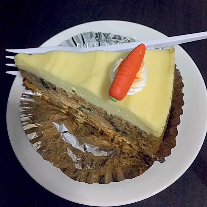 Carrot cake from my hubby ❤️|Issahさん