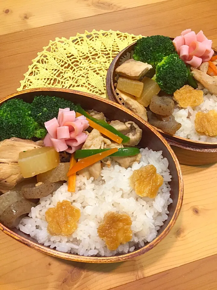 ふたり弁当

いなりあげ乗せごはん
魚🐟と大根こんにゃくの煮物
豚肉と野菜の中華炒め
ブロッコリー
ハム|ひななぎさん