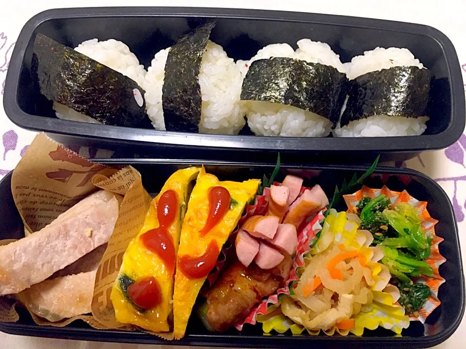 息子のお弁当🍙ローストポーク、キッシュ、アスパラ肉巻き、ほうれん草のごま和え、切り干し大根の炊いたん|keitakumamaさん