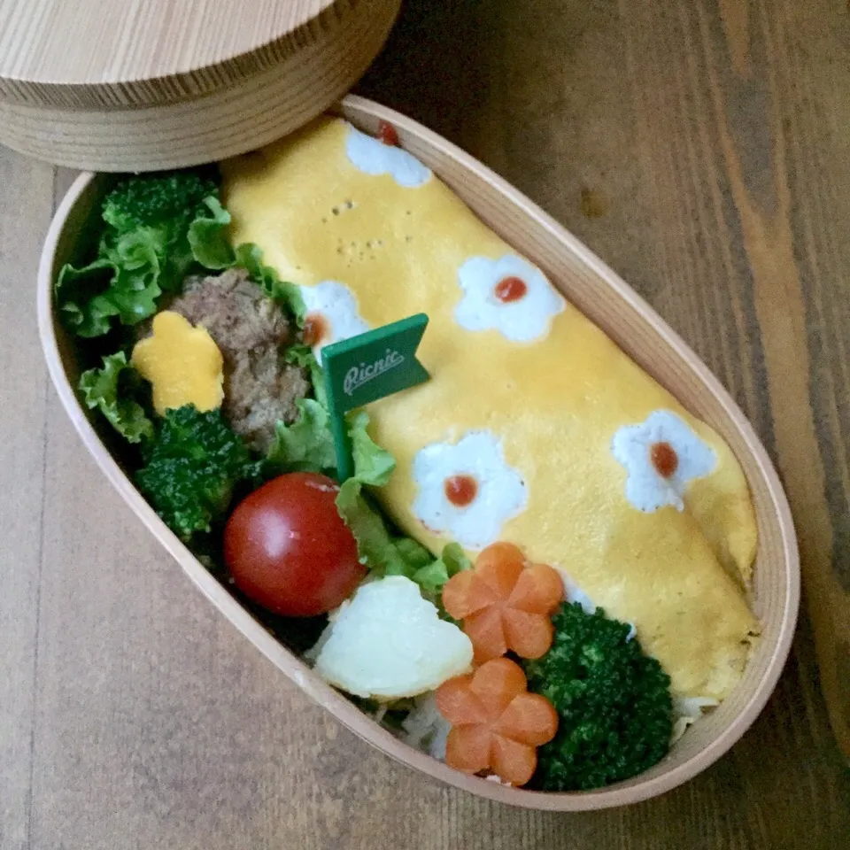 usakoさんの料理 長女のお弁当◡̈♥︎  🏵オムライス🏵|カタツムリさん