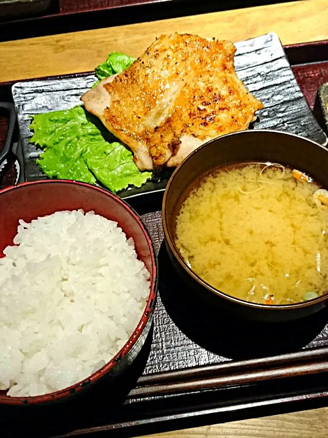 東銀座・越後屋八十吉の大山鶏もも肉香味炙り焼き定食|すーさん