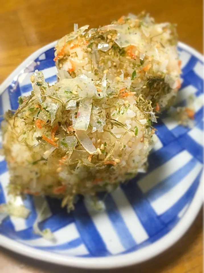 Snapdishの料理写真:いか昆布おにぎり🍙|necoronさん