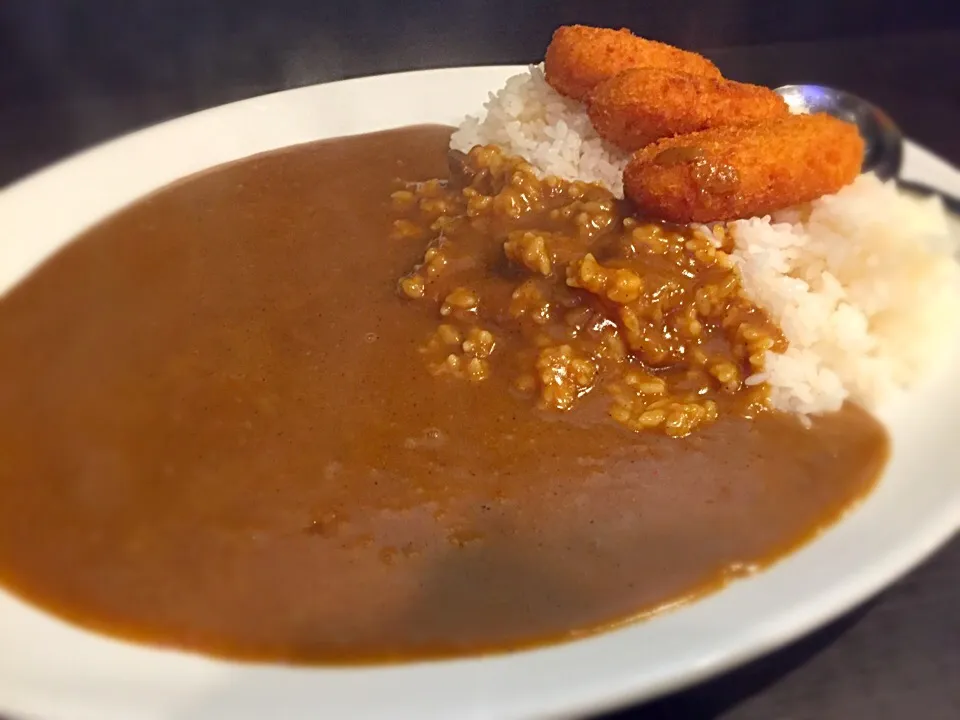 Snapdishの料理写真:日替わりカレー(カニクリームコロッケ)🍛|buhizouさん