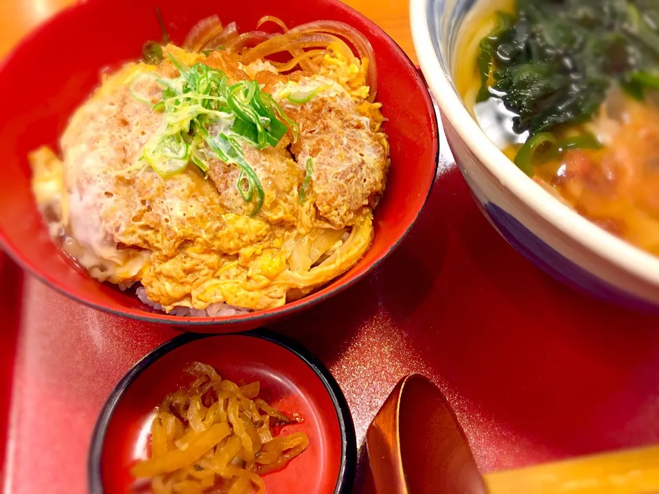 ランチはとことん勝つで、カツ丼|ほのほのさん