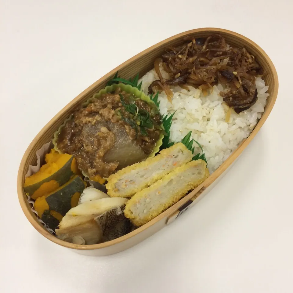 Snapdishの料理写真:弁当（じゃこカツ、鱈麹焼き、肉味噌大根、かぼちゃ、生姜佃煮）|SasaMasa213さん