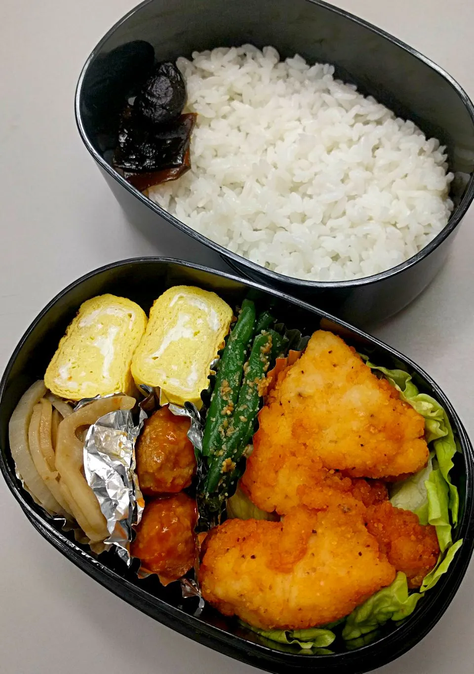 Snapdishの料理写真:11月22日のサラメシは唐揚げ弁当です😀|ニッパーさん