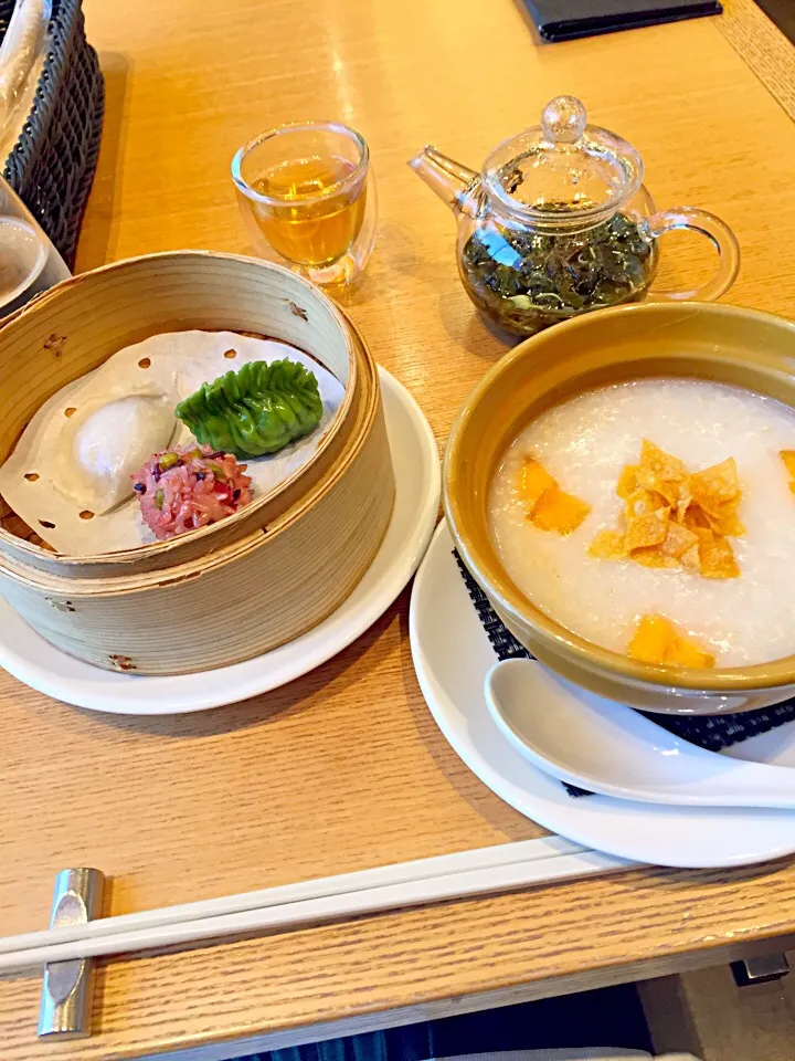 Snapdishの料理写真:飲茶屋さんで遅めランチ🍲✨|まみりんごさん