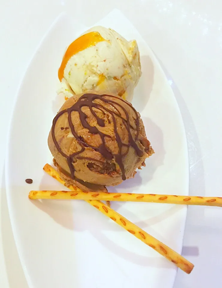 Mocha Almond + Pistachio Ice Cream|Aomさん