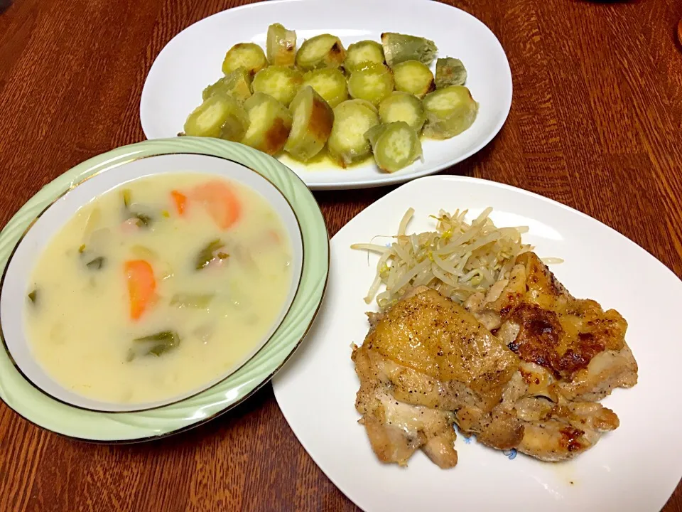 #チキン🍗#シチュー#サツマイモ
チキンソテー🍗、クリームシチュー、焼き芋のバターソテー🍠|おかんさん