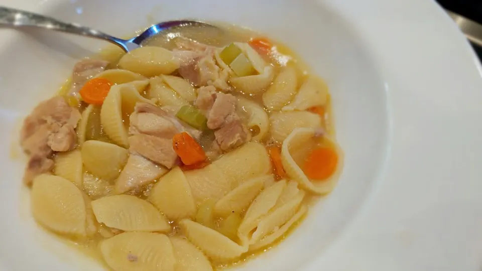 chicken & pasta soup|Maya Valleroさん