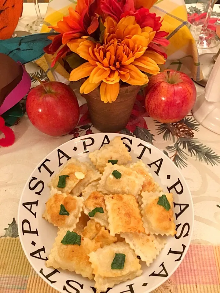 Ravioli on sage butter sauce🌿|🌺IAnneさん