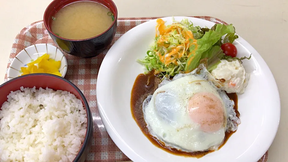 【競輪場メシ】和歌山競輪場の煮込みハンバーグ定食|あつしさん