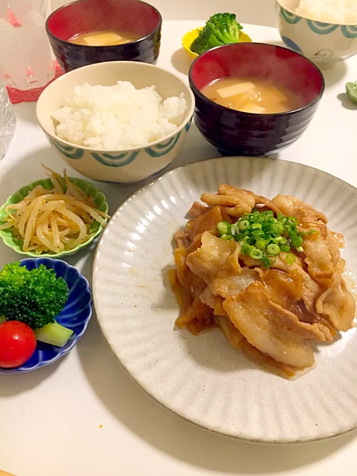 豚バラと大根の中華炒め・ブロッコリーのナムル・もやしのナンプラー炒め・なめこのお味噌汁|ちいこさん