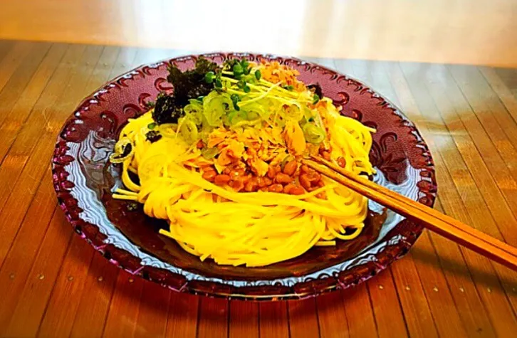 簡単ひとりランチ✨                    お箸で食べる納豆パスタ🍝|くうちゃんさん