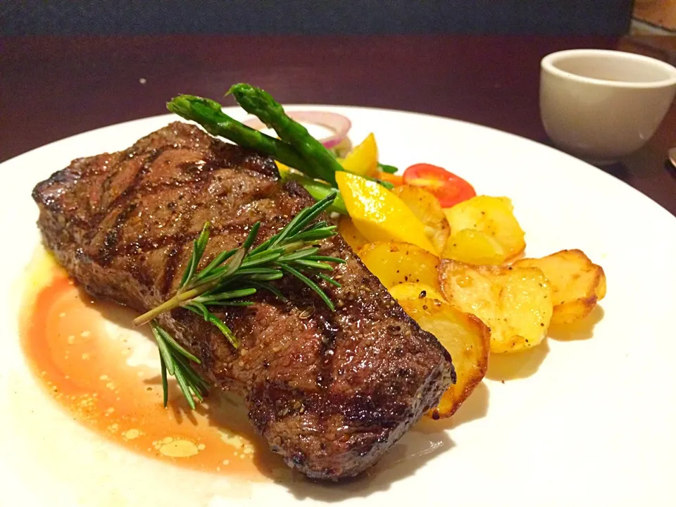 Grilled Beef Steak|Lilyさん