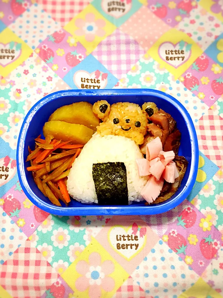 大きなおにぎりを食べるクマちゃんのお弁当☆|makoryuneさん