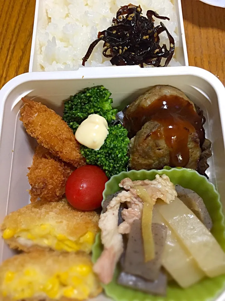 11月24日ハンバーグ,エビフライ弁当🍱（｡ӧ◡ӧ｡）|かよっぺさん