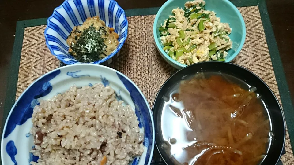 納豆＆ツナと野菜のオムレツ＆大根の味噌汁|まぐろさん