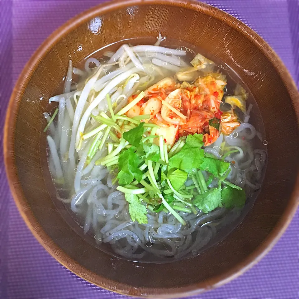 Snapdishの料理写真:クララちゃんに教わった！
   糸こんにゃくで冷麺〜|志野さん