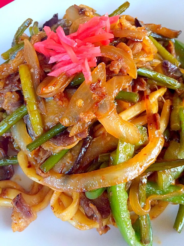 焼き肉うどん👍💞牛肉カルビー味付きとうどんGOODだね〜( ◠‿◠ )旨旨‼️うどんが見えない（笑）|はみちゃんさん