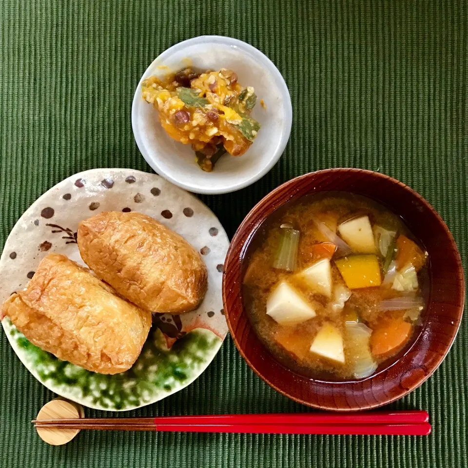 そして私は…
あげの破れたおいなりさん食べて
いってきま〜す😊|こぶたちゃんさん