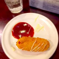 Snapdishの料理写真:カニクリームコロッケ（ステーキ食べ放題 in 300B ONE 新宿…）|ぷぐたさん