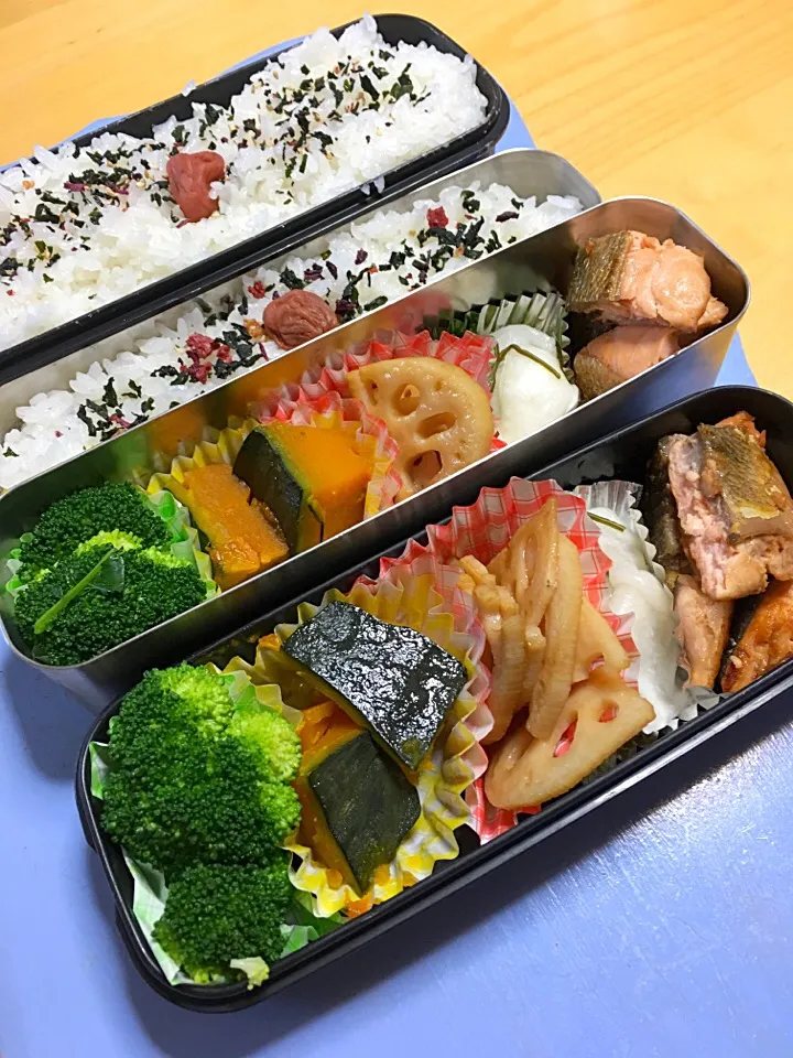 しゃけの照り焼き レンコンのきんぴら かぼちゃの煮物 かぶの浅漬け ブロッコリー弁当|Kumiko Kimuraさん