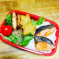 焼き鮭弁当🐟💗|えなんさん