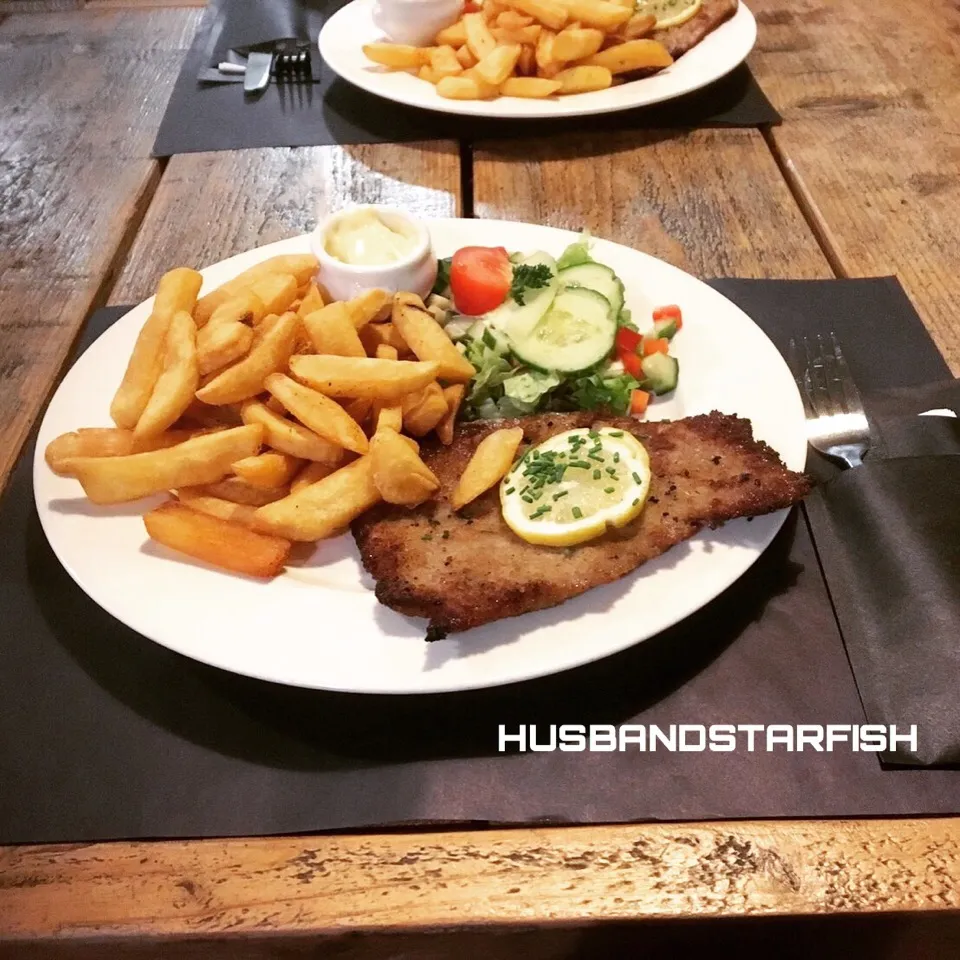 Snapdishの料理写真:Pork schnitzel @Simplon, Groningen NL, 24th-Nov 2016|KazutoEESさん