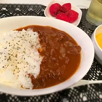 Snapdishの料理写真:ビーフストロガノフ、コーンスープ⋈ *。|れおさん