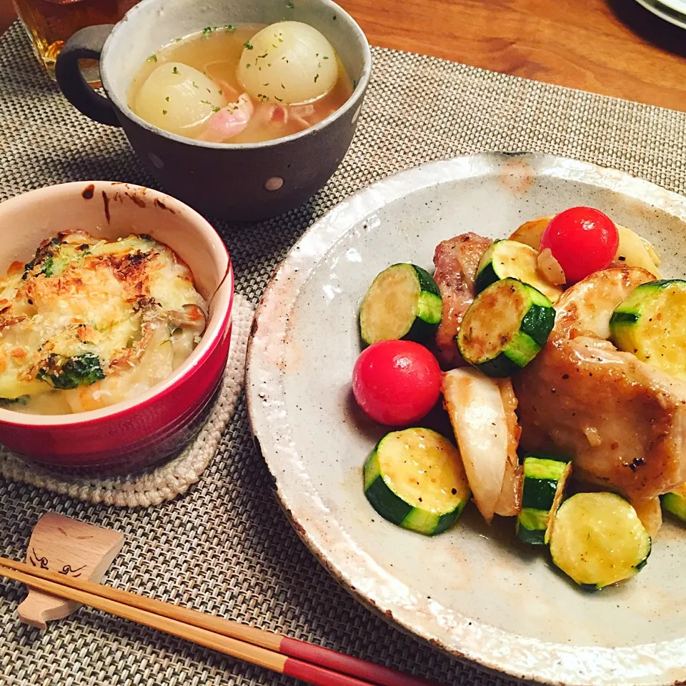 鶏肉と蕪とズッキーニ白ワイン煮
ペコロスのスープ
エビドリア|わるみさん